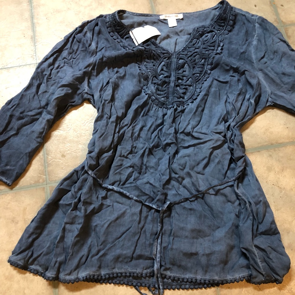 NWT size Large motherhood maternity blouse